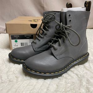 NEW Dr Martens Virginia Lead